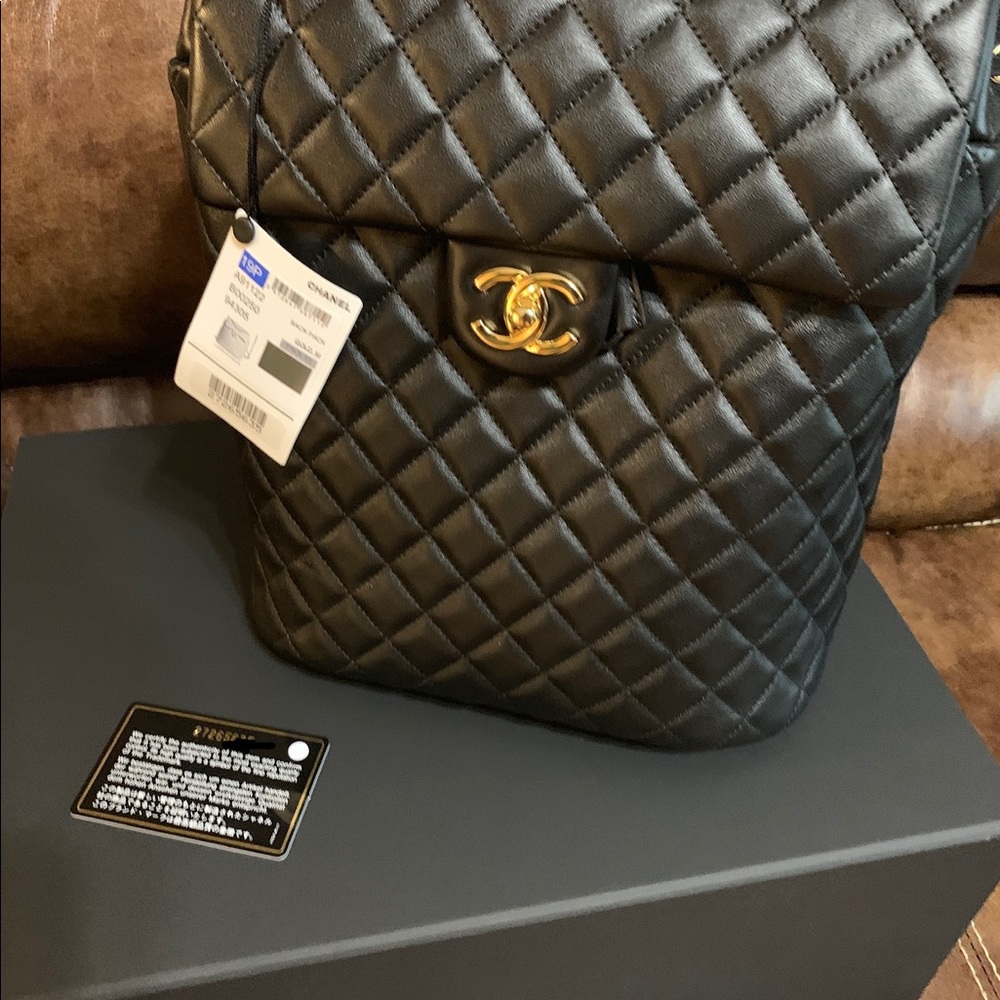 Authentic CHANEL Medium Urban Spirit backpack - Picture 5 of 7